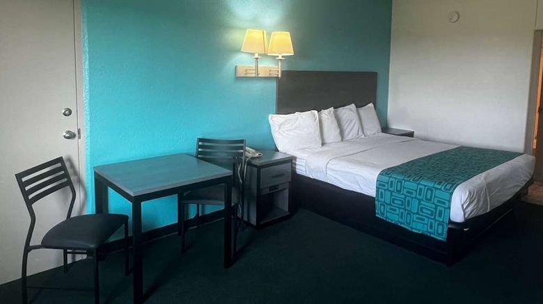 <b>Howard Johnson Galveston Room</b>. Images powered by <a href="https://iceportal.shijigroup.com/" title="IcePortal" target="_blank">IcePortal</a>.