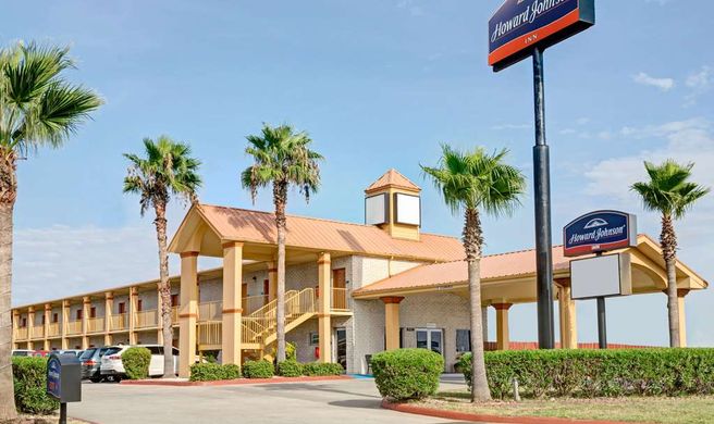 Howard Johnson Galveston Exterior