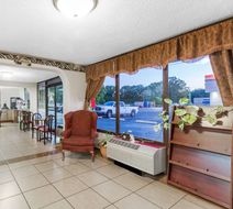 Days Inn Martin Lobby