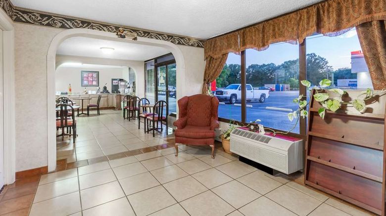<b>Days Inn Martin Lobby</b>. Images powered by <a href="https://iceportal.shijigroup.com/" title="IcePortal" target="_blank">IcePortal</a>.