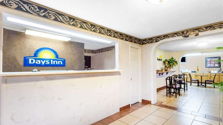 <b>Days Inn Martin Lobby</b>. Images powered by <a href="https://iceportal.shijigroup.com/" title="IcePortal" target="_blank">IcePortal</a>.