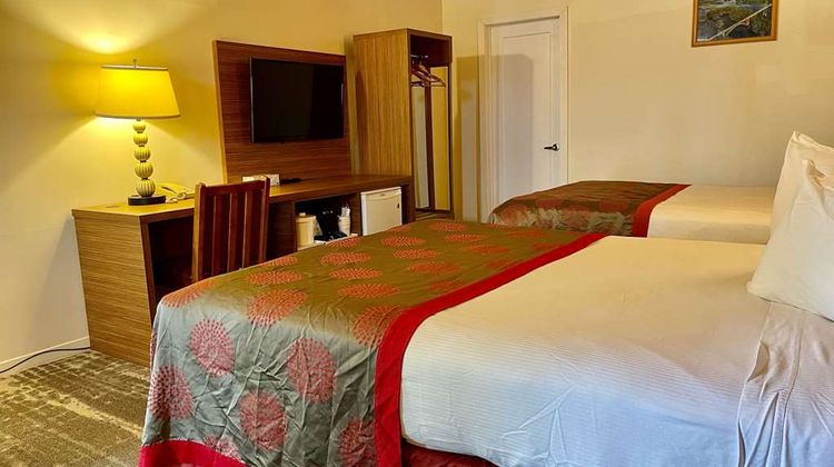 Ramada Gananoque Provincial Inn Room