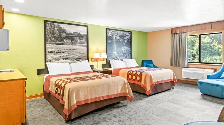 Super 8 Uniontown Room