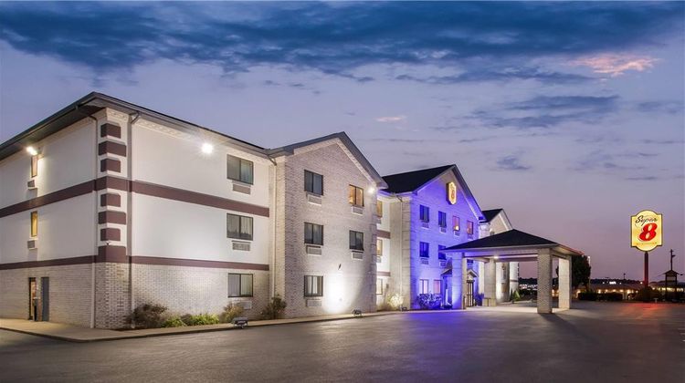 Super 8 Uniontown Exterior
