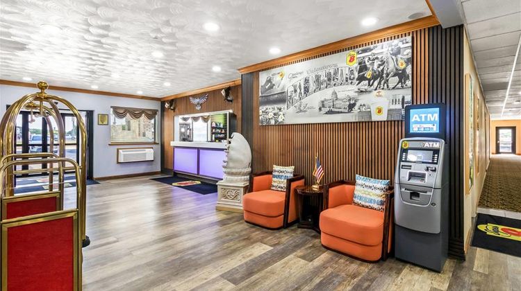 Super 8 Uniontown Lobby