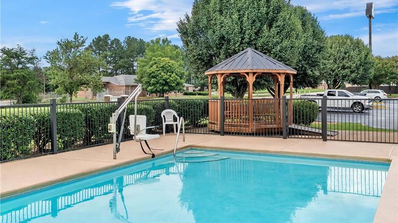 <b>Days Inn Spartanburg Pool</b>. Images powered by <a href="https://iceportal.shijigroup.com/" title="IcePortal" target="_blank">IcePortal</a>.