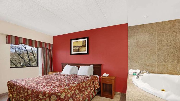 Ramada East Orange Suite
