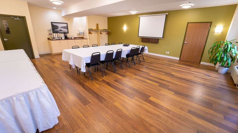 <b>Super 8 Amherst Meeting</b>. Images powered by <a href="https://iceportal.shijigroup.com/" title="IcePortal" target="_blank">IcePortal</a>.