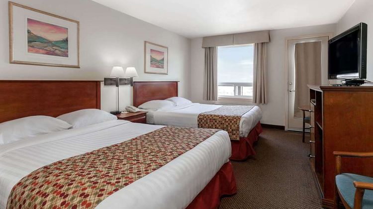 Super 8 Caraquet Room