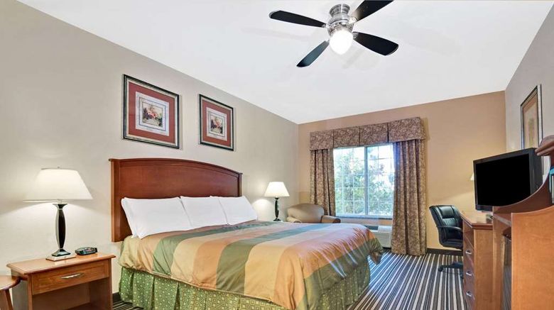 <b>Super 8 Austin/Airport South Room</b>. Images powered by <a href="https://iceportal.shijigroup.com/" title="IcePortal" target="_blank">IcePortal</a>.