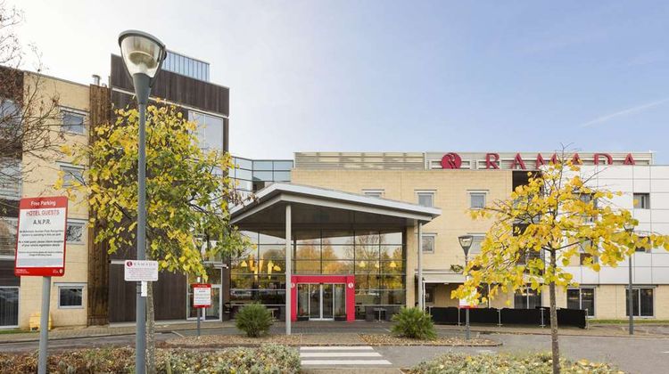 Ramada London North M1 Exterior