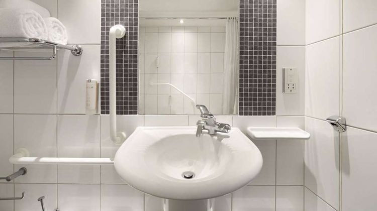 Ramada London North M1 Room