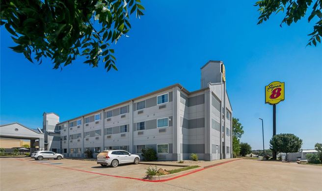 Super 8 Weatherford Exterior