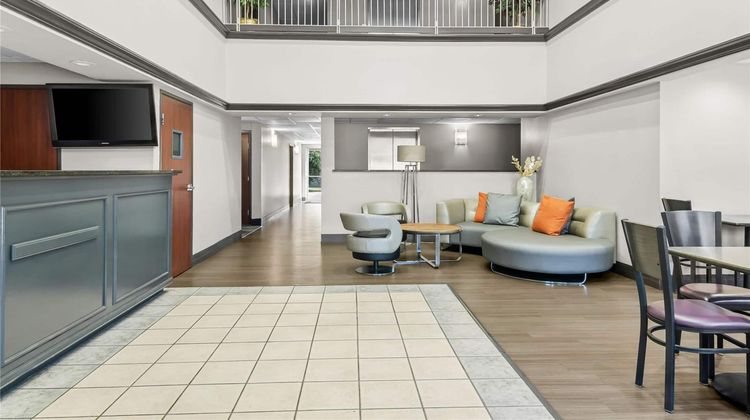 Super 8 Weatherford Lobby