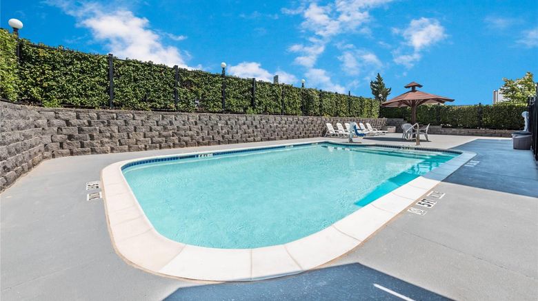 <b>Super 8 Weatherford Pool</b>. Images powered by <a href="https://iceportal.shijigroup.com/" title="IcePortal" target="_blank">IcePortal</a>.