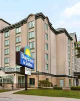 Days Inn & Suites Niagara Falls Centre