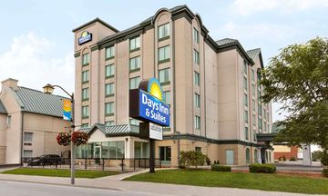 Days Inn & Suites Niagara Falls Centre