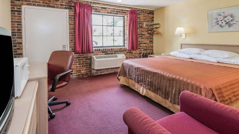 <b>Travelodge Airport Platte City Room</b>. Images powered by <a href="https://iceportal.shijigroup.com/" title="IcePortal" target="_blank">IcePortal</a>.