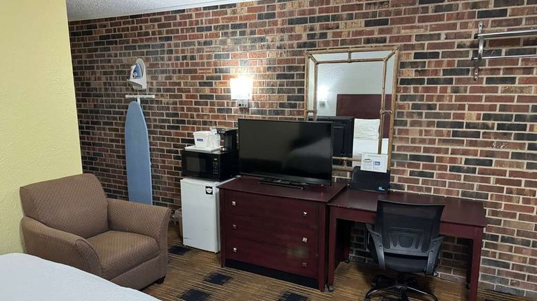 <b>Travelodge Airport Platte City Room</b>. Images powered by <a href="https://iceportal.shijigroup.com/" title="IcePortal" target="_blank">IcePortal</a>.