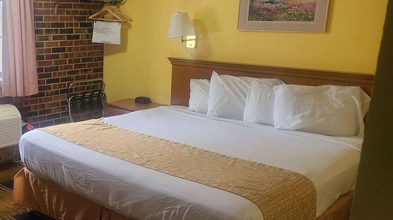 <b>Travelodge Airport Platte City Room</b>. Images powered by <a href="https://iceportal.shijigroup.com/" title="IcePortal" target="_blank">IcePortal</a>.
