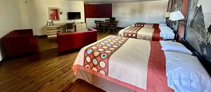 Super 8 Athens Room