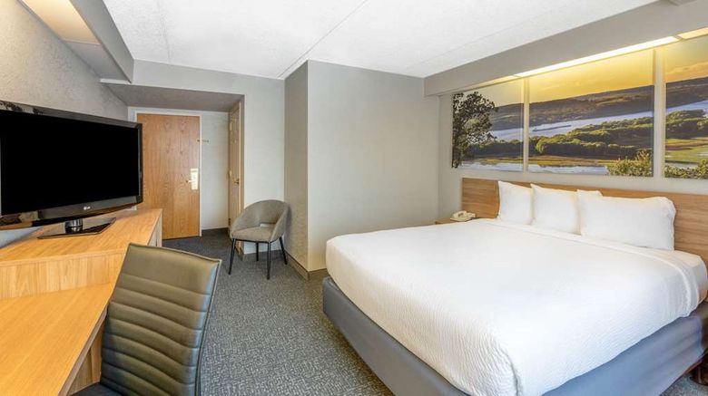 <b>Days Inn Eagan near Mall of America Room</b>. Images powered by <a href="https://iceportal.shijigroup.com/" title="IcePortal" target="_blank">IcePortal</a>.
