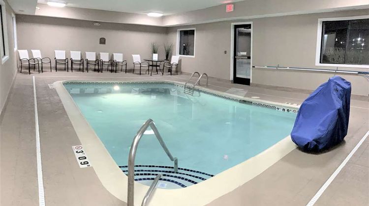 Baymont by Wyndham Paw Paw Pool