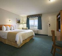 Ramada Limited Merritt Room