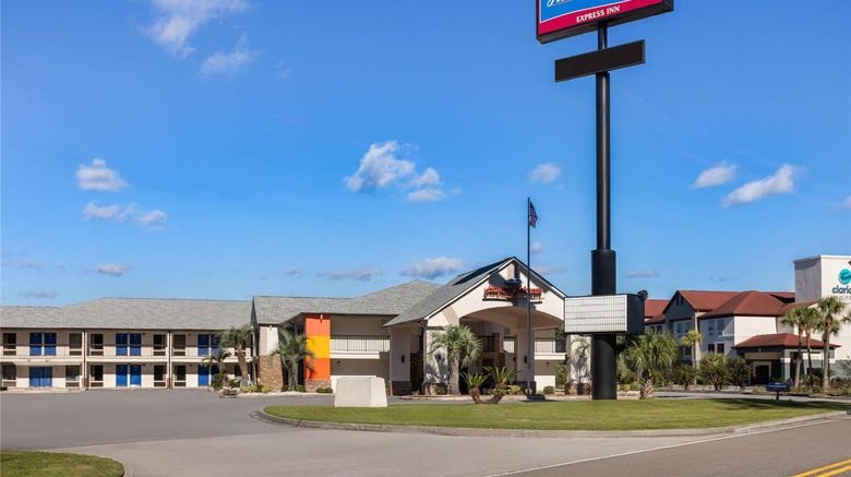 <b>Howard Johnson Express Inn Savannah Exterior</b>. Images powered by <a href="https://iceportal.shijigroup.com/" title="IcePortal" target="_blank">IcePortal</a>.