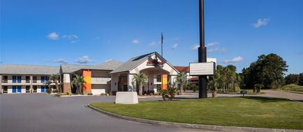 Howard Johnson Express Inn Savannah Exterior