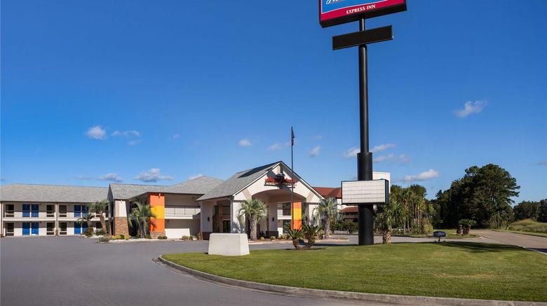<b>Howard Johnson Express Inn Savannah Exterior</b>. Images powered by <a href="https://iceportal.shijigroup.com/" title="IcePortal" target="_blank">IcePortal</a>.