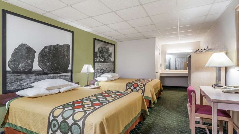 <b>Super 8 Fredericksburg Room</b>. Images powered by <a href="https://iceportal.shijigroup.com/" title="IcePortal" target="_blank">IcePortal</a>.