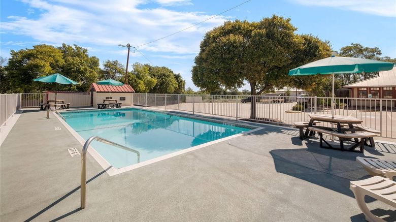 <b>Super 8 Fredericksburg Pool</b>. Images powered by <a href="https://iceportal.shijigroup.com/" title="IcePortal" target="_blank">IcePortal</a>.