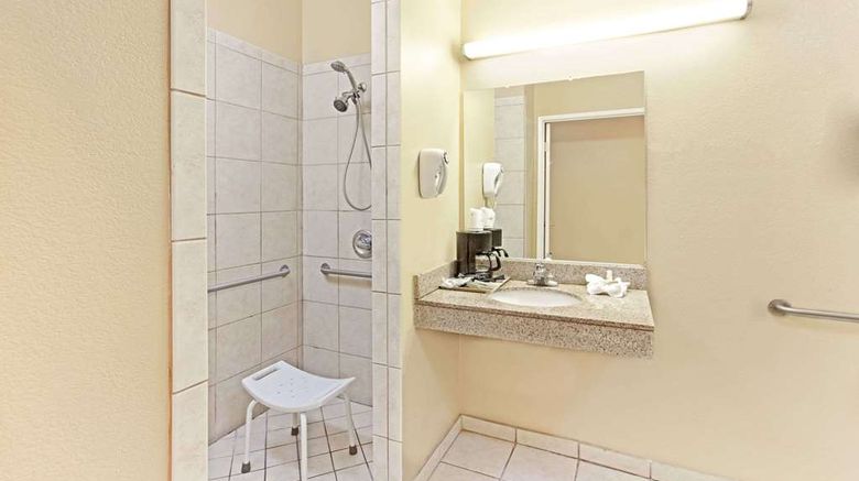 <b>Super 8 North Hollywood Room</b>. Images powered by <a href="https://iceportal.shijigroup.com/" title="IcePortal" target="_blank">IcePortal</a>.