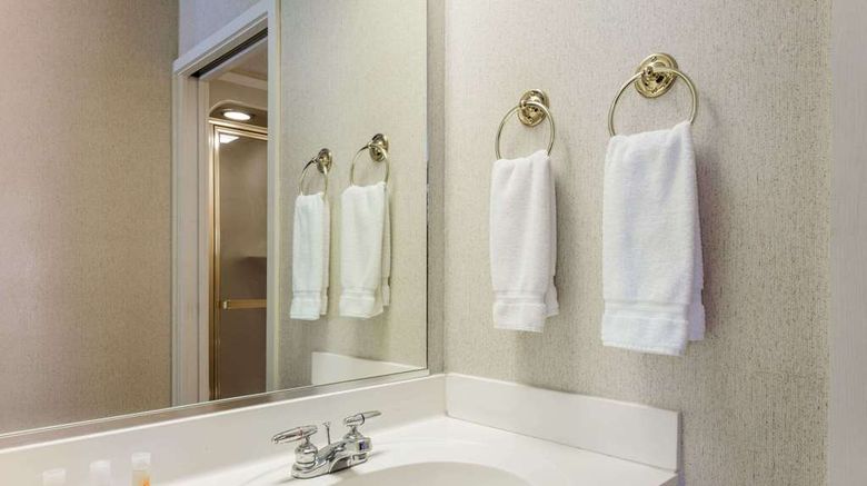 <b>Days Inn Yadkinville Room</b>. Images powered by <a href="https://iceportal.shijigroup.com/" title="IcePortal" target="_blank">IcePortal</a>.