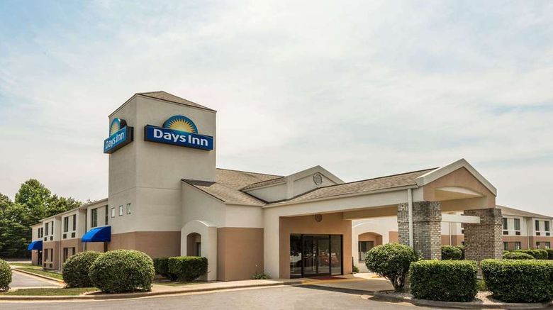 Days Inn Yadkinville Exterior. Images powered by <a href="https://iceportal.shijigroup.com" target="_blank" rel="noopener">Ice Portal</a>.