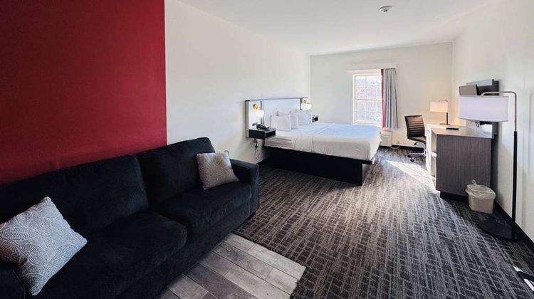 Ramada Sparta/At Speedway Room