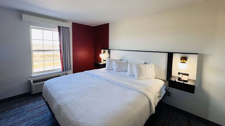 Ramada Sparta/At Speedway Room