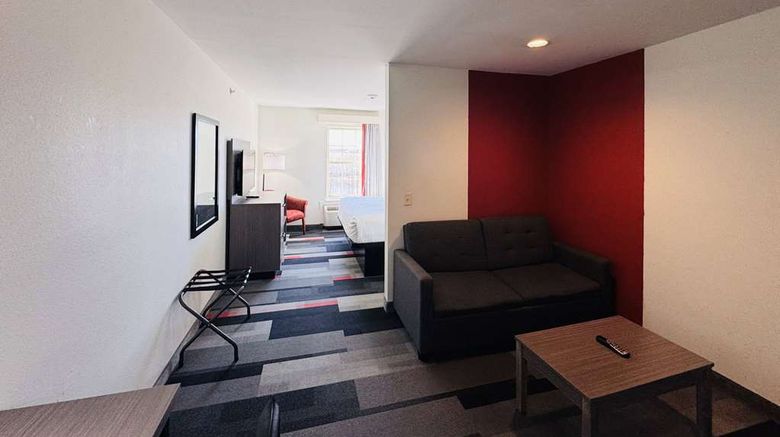 <b>Ramada Sparta/At Speedway Room</b>. Images powered by <a href="https://iceportal.shijigroup.com/" title="IcePortal" target="_blank">IcePortal</a>.