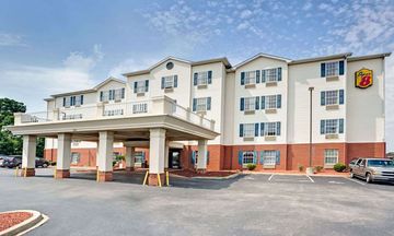 Super 8 Louisville/Expo Center