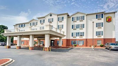 Super 8 Louisville/Expo Center