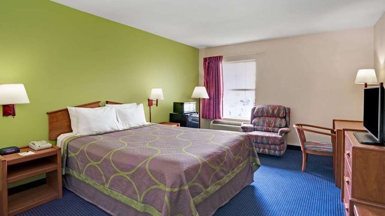 <b>Super 8 Louisville/Expo Center Room</b>. Images powered by <a href="https://iceportal.shijigroup.com/" title="IcePortal" target="_blank">IcePortal</a>.