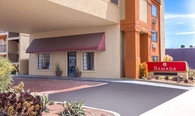 Ramada Culver City Exterior