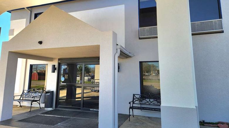 <b>Days Inn & Suites New Iberia Exterior</b>. Images powered by <a href="https://iceportal.shijigroup.com/" title="IcePortal" target="_blank">IcePortal</a>.