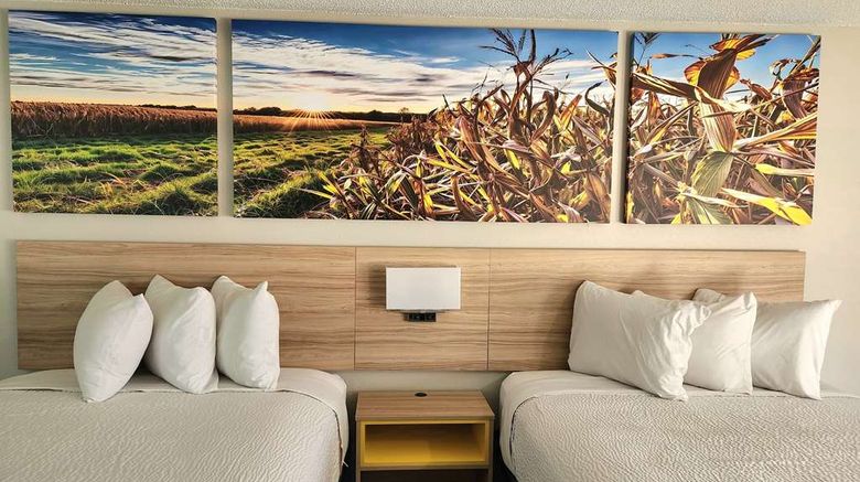 <b>Days Inn & Suites New Iberia Room</b>. Images powered by <a href="https://iceportal.shijigroup.com/" title="IcePortal" target="_blank">IcePortal</a>.