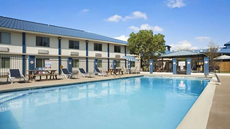 Days Inn & Suites Laredo Pool