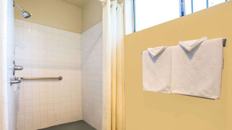 Travelodge Turlock Room