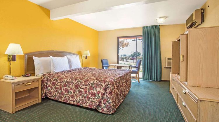 Travelodge Turlock Room
