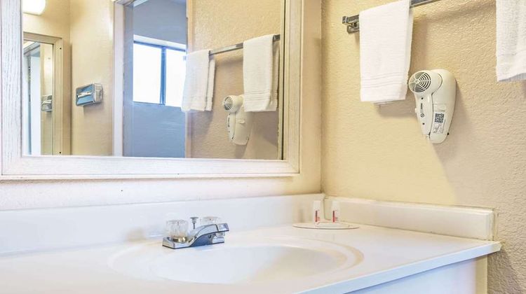 Travelodge Turlock Room