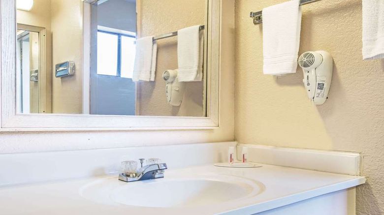 <b>Travelodge Turlock Room</b>. Images powered by <a href="https://iceportal.shijigroup.com/" title="IcePortal" target="_blank">IcePortal</a>.